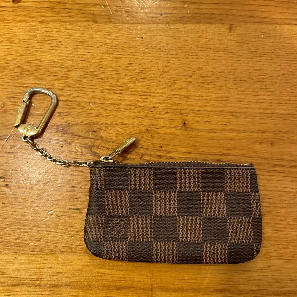 100% authentic Louis Vuitton Pouch